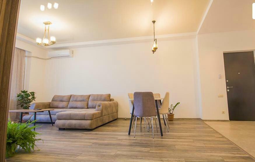 Apartament Tikas *